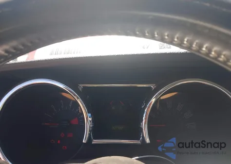 2005 Ford Mustang V6 Deluxe/V6 Premium из США, поврежденный, VIN 1ZVFT80NX55225500